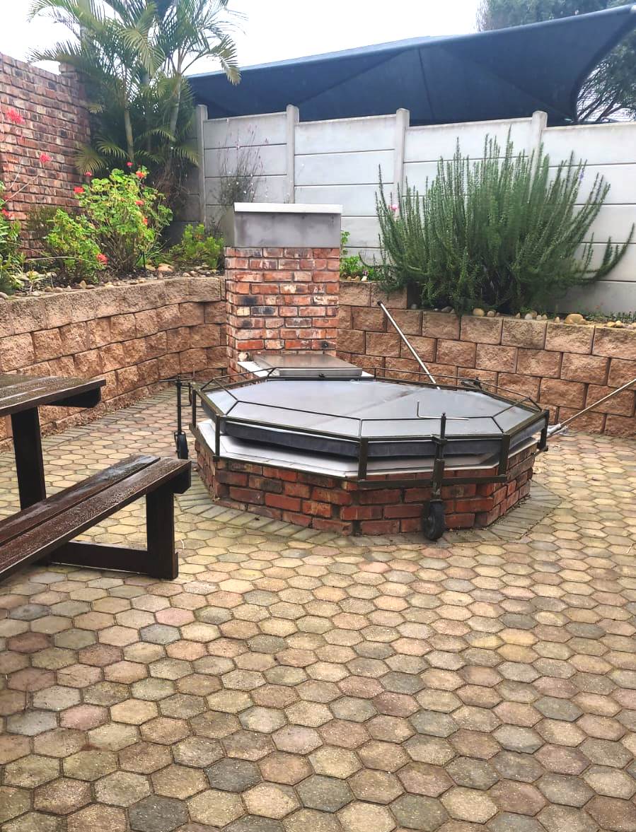 4 Bedroom Property for Sale in Fraaiuitsig Western Cape